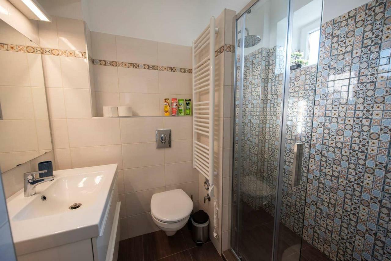 Viola Family Apartman Free Parking เปตช์ ภายนอก รูปภาพ