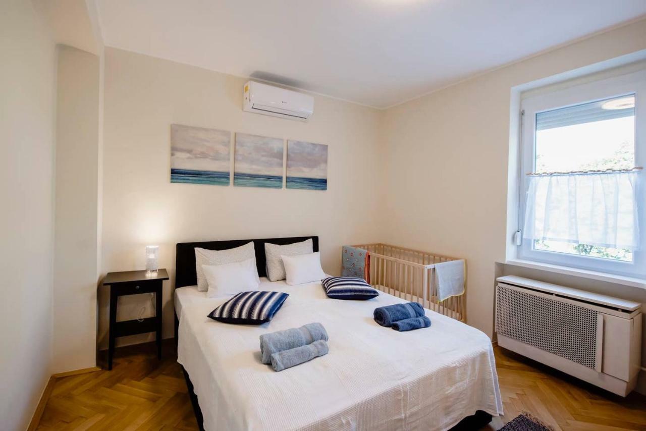 Viola Family Apartman Free Parking เปตช์ ภายนอก รูปภาพ