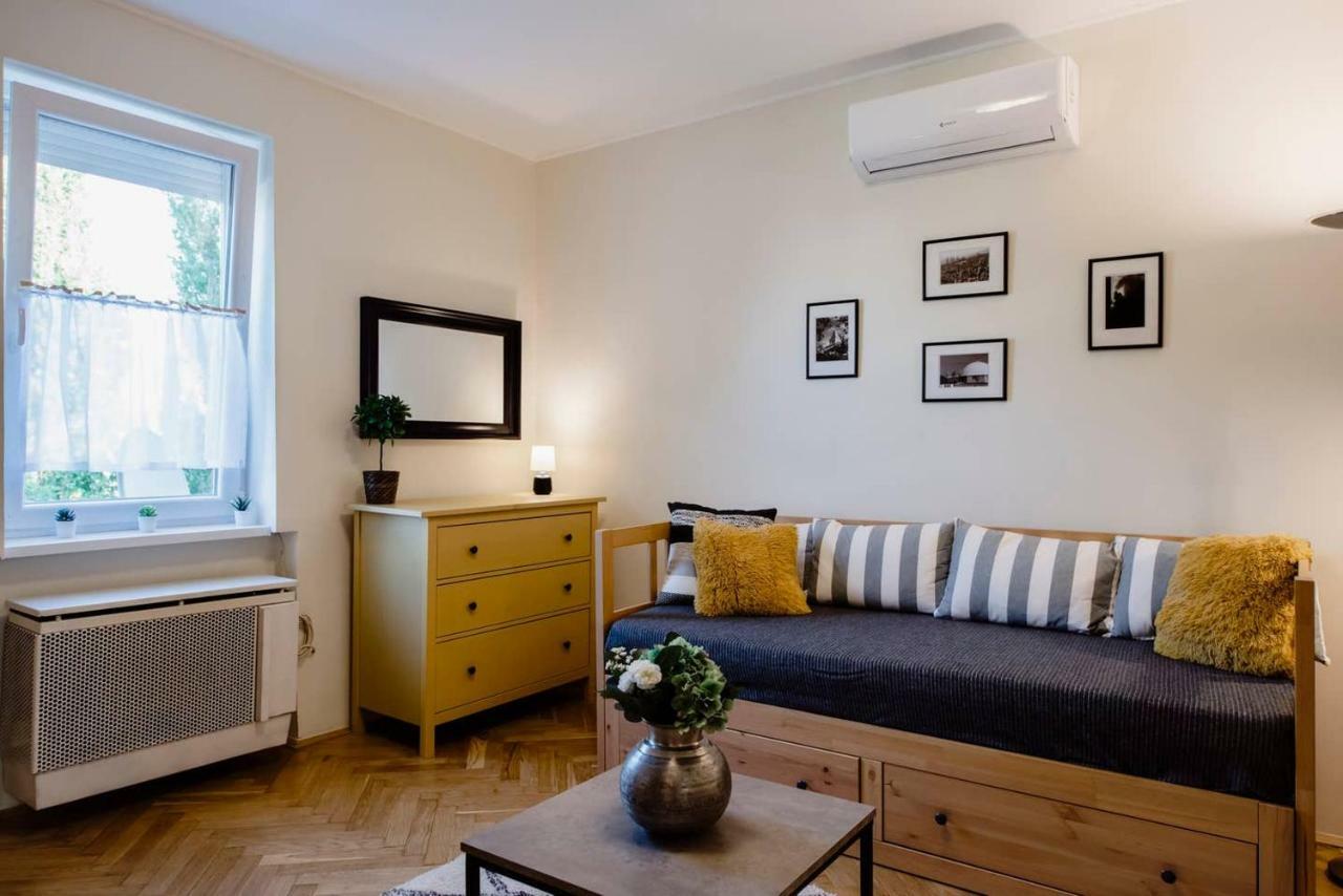 Viola Family Apartman Free Parking เปตช์ ภายนอก รูปภาพ